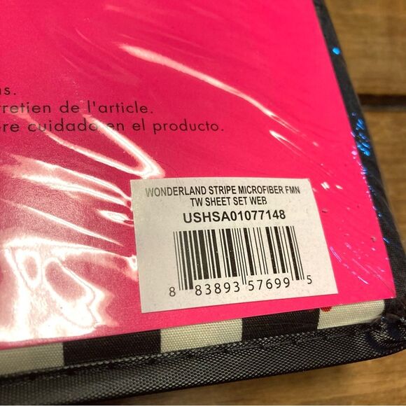 Betsey Johnson Black Ivory Wonderland Striped Heart Twin Size Bed Sheet Set NWT - Picture 7 of 7